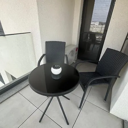 56 - Luxury Terrace Suite, 5 Min Metro * 布加勒斯特